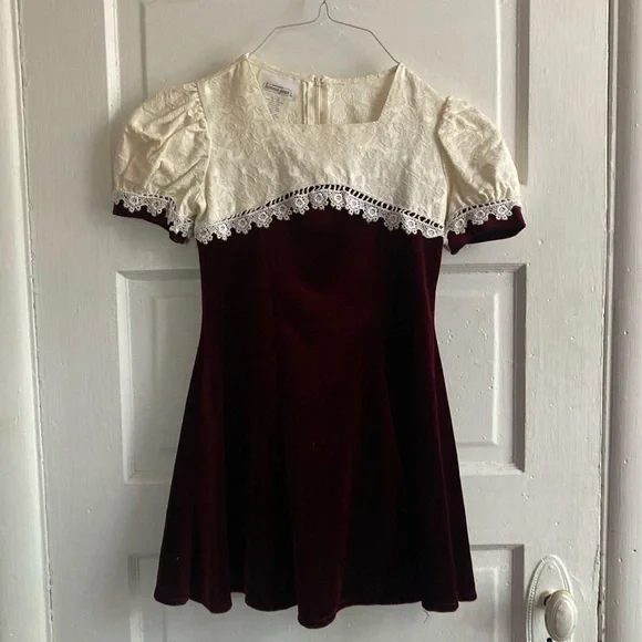 Bonnie Jean Cream and Burgundy Formal Dress is available for purchase on au PAY Market - Imported Goods Online Store Co.Ltd. | au PAY Market - Online Shopping Site Bonnie Jean Cream and Burgundy Formal Dress is available for purchase on au PAY Market - Imported Goods Online Store Co.Ltd. | au PAY Market - Online Shopping Site